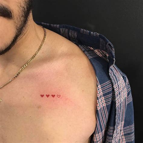 Tatuajes Pequeños para Hombres en el Pecho con Significado